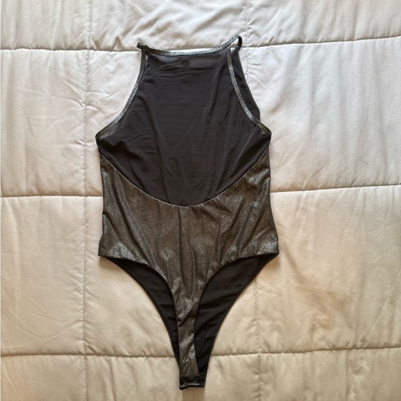 Victoria Sport Spandex Metallic and Mesh Thong Bodysuit Size Medium - Picture 2 of 4